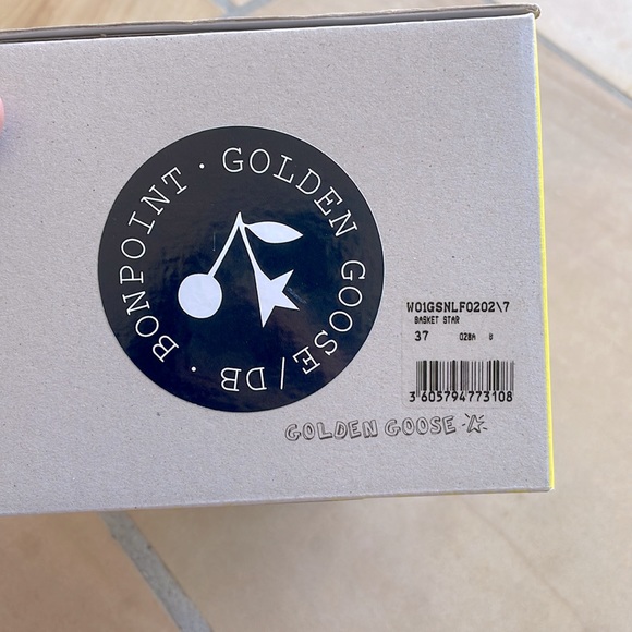 Golden Goose Sneakers - Picture 4 of 7